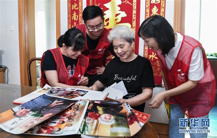 （新华全媒头条·图文互动）（1）凝心铸师魂 立德育新人——以习近平同志为核心的党中央关心教师队伍建设纪实