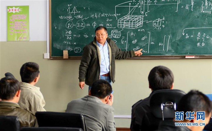 （新华全媒头条·图文互动）（5）凝心铸师魂 立德育新人——以习近平同志为核心的党中央关心教师队伍建设纪实