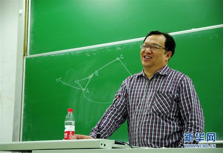 （新华全媒头条·图文互动）（6）凝心铸师魂 立德育新人——以习近平同志为核心的党中央关心教师队伍建设纪实